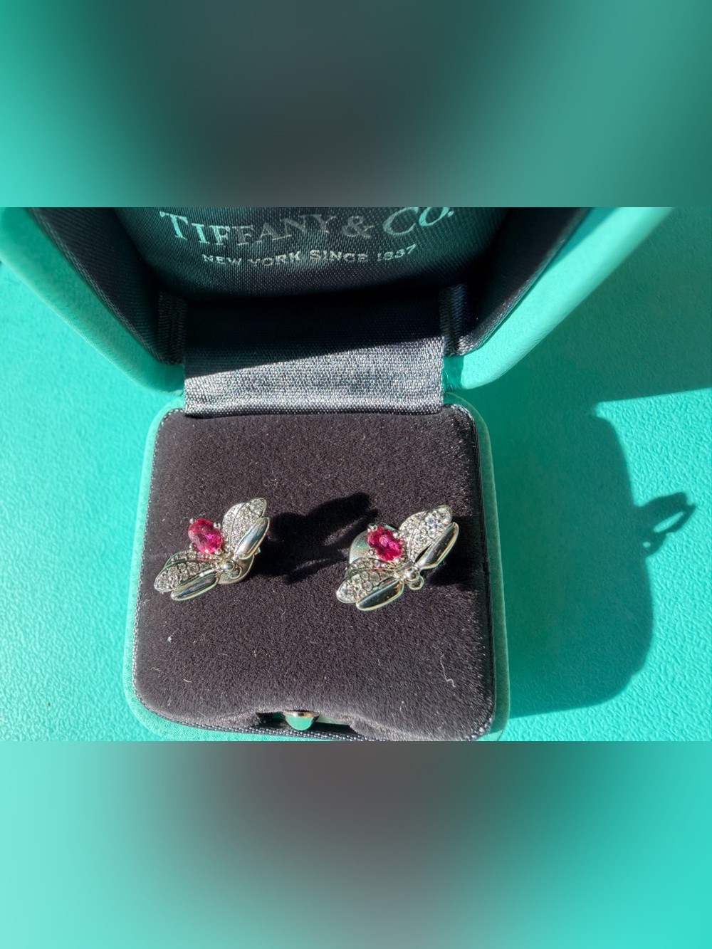 Tiffany & Co. Platinum, rubbellites & Diamonds earrings!